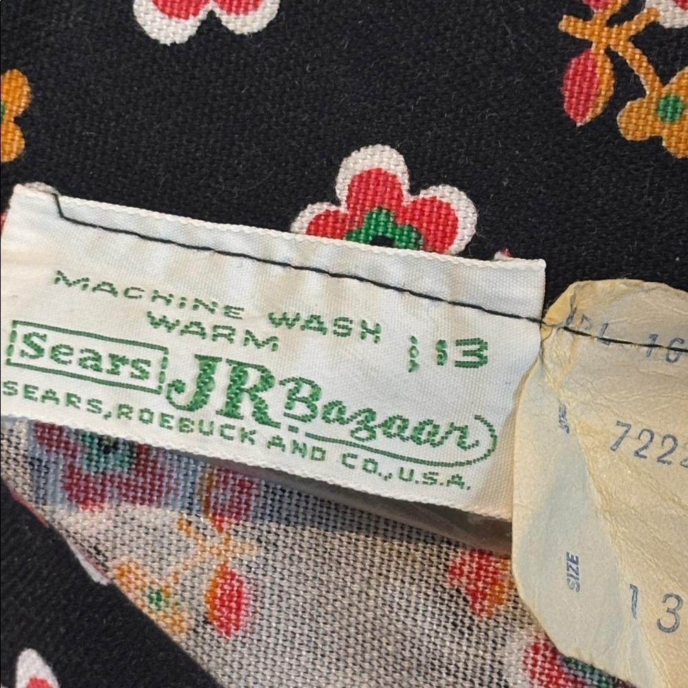 Vintage Sears Black Maxi Skirt with Red Floral Pattern size large - Picture 6 of 8
